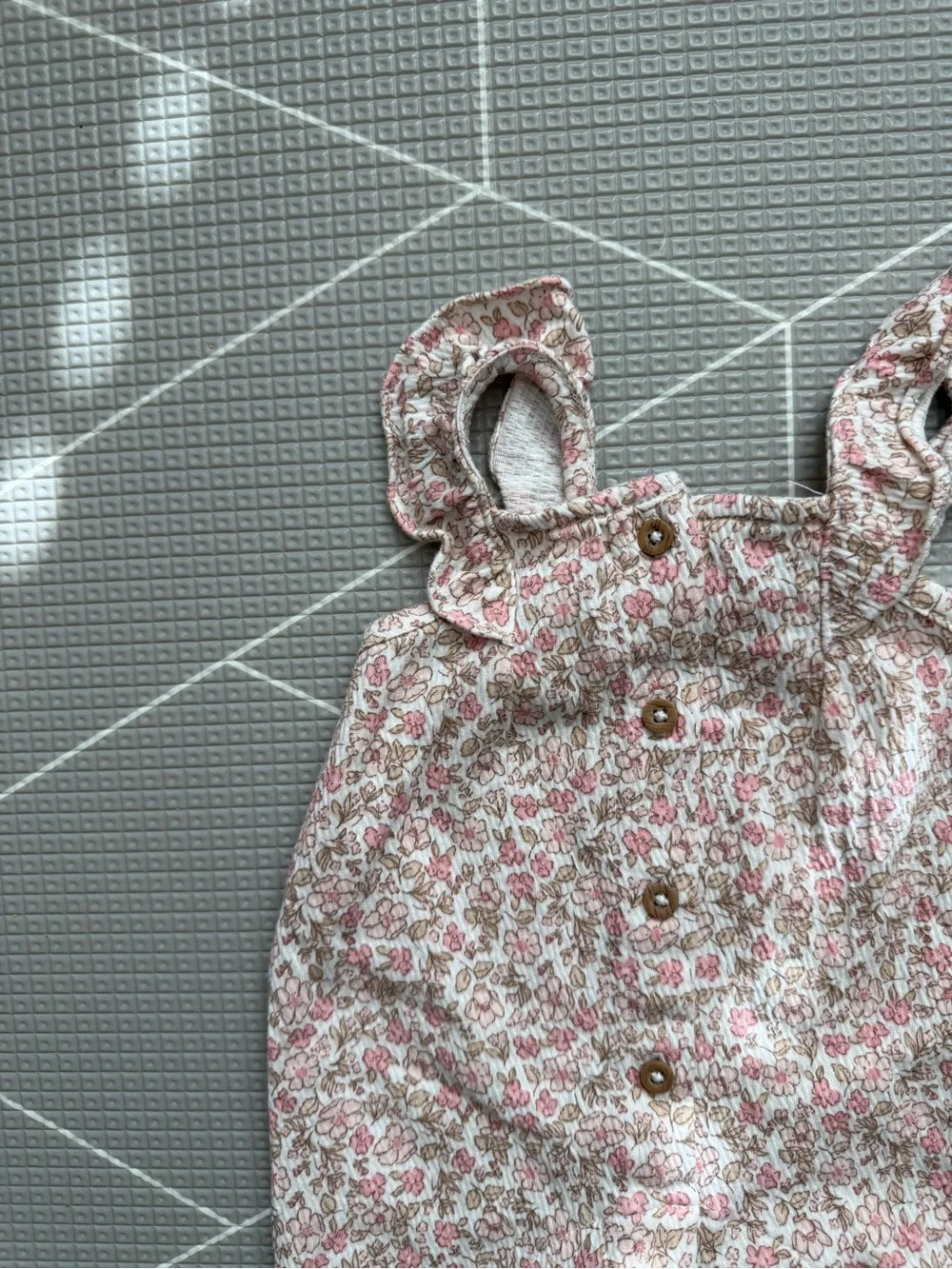 Carter's|Baby girl Ditsy floral Cream Cotton gauzy jumpsuit w buttons & ruffles•